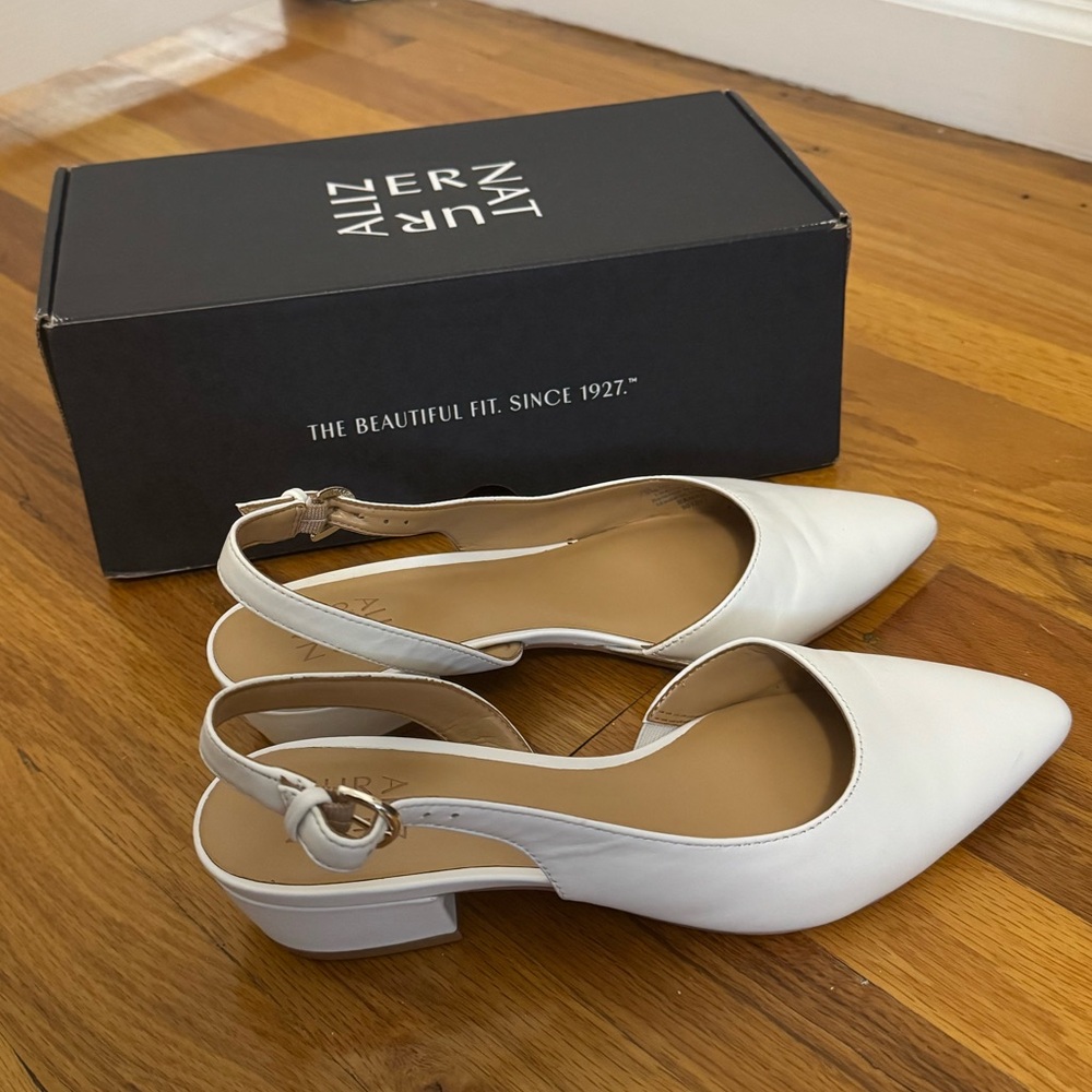 Naturalizer White Heels Elegant Design